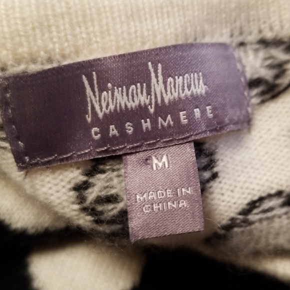 💥SOLD💥Neiman Marcus 100% Cashmere Sweater-Polka Dot - Picture 3 of 7